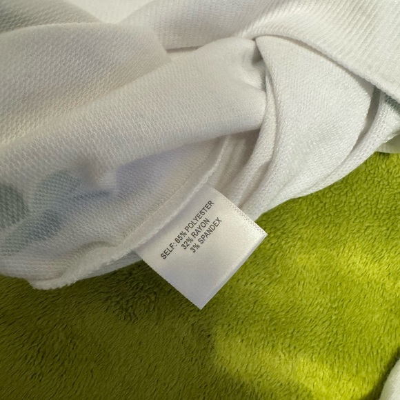 Jane + Delancey St.Patricks Day White Crew Neck Sweatshirt w/ Green Clover Sz M - Picture 10 of 11